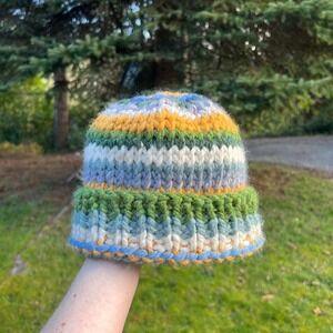 Seabreeze Hand‑Knit Chunky Beanie (Unisex)